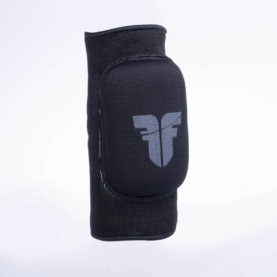 Fighter Reversible Elbow Guard - Black/green PROTECTION 4 Fighter Reversible Elbow Guard - Black/green PROTECTION